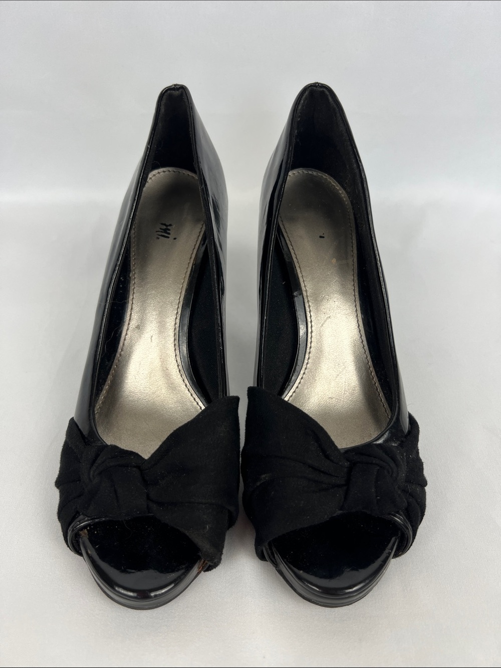 FIONI Clothing Black‎ Peep-Toe Knot Pumps- Size 7